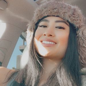 Meet your Posher, Stella